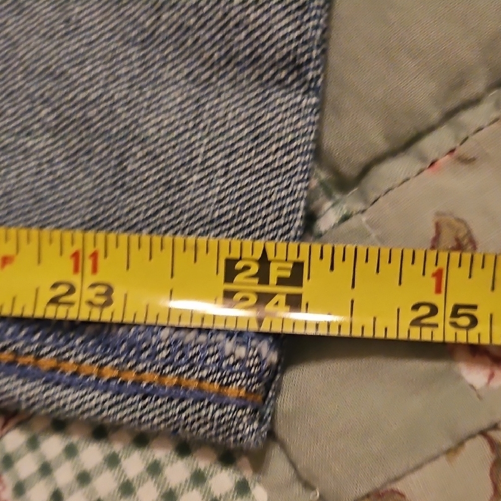 Levi's Wide Leg -Wide Cuff Cropped Jeans - Classic Denim  Size 10 R - Picture 8 of 8